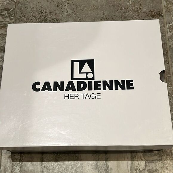 La Canadienne Holt Dress Booties in Black, New, Size 8 - Picture 8 of 13